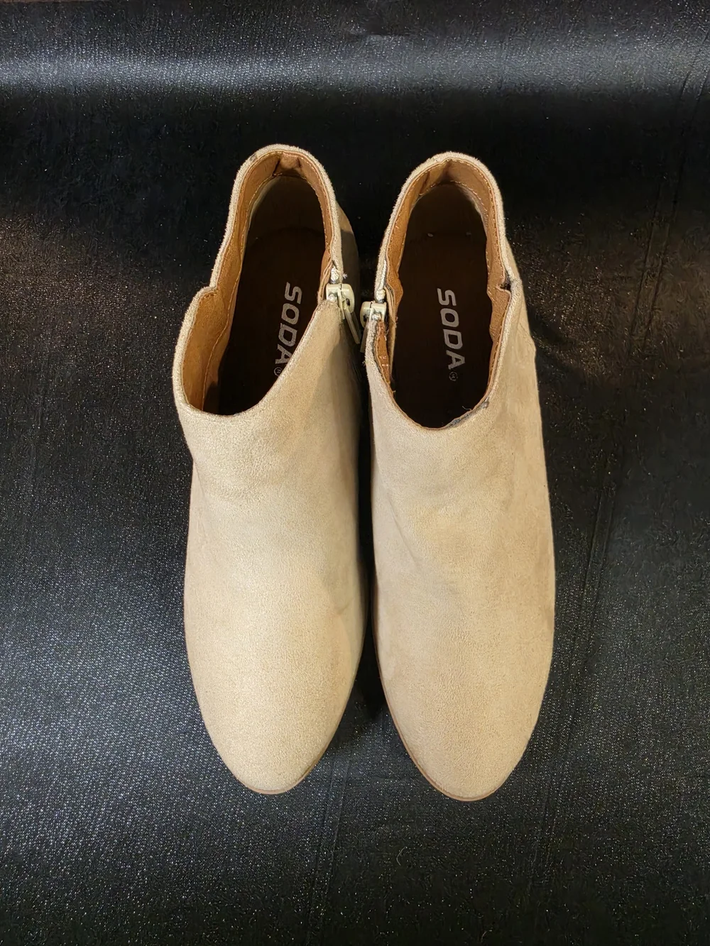 Soda Women's Ankle Booties Size 8.5 Beige Faux Suede Side Zip Low Block Heel